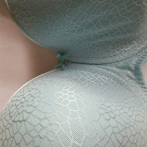 Chantelle Intimates & Sleepwear - Chantelle Bra Depuis 1876 38H Chantelle Intimates & Sleepwear - Chantelle Bra Depuis 1876 38H